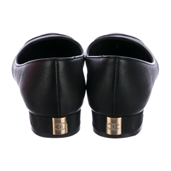 Chanel Cap Toe Flats with Golden CC at Heels - Picture 4 of 5